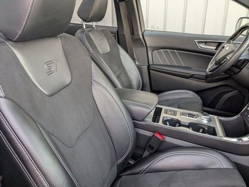 Used 2022 Ford Edge ST w/ Equipment Group 401A AWD/4WD image 2