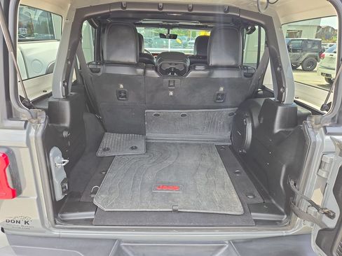 Used 2018 Jeep Wrangler Unlimited Rubicon AWD/4WD image 27