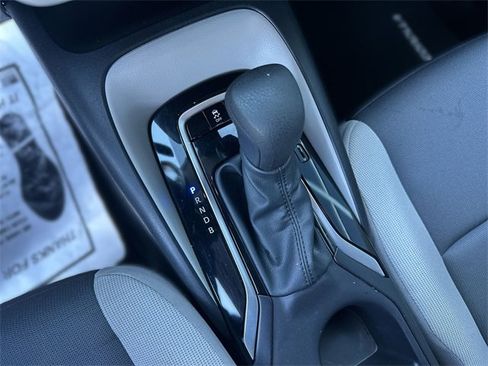 Used 2024 Toyota Corolla LE image 21