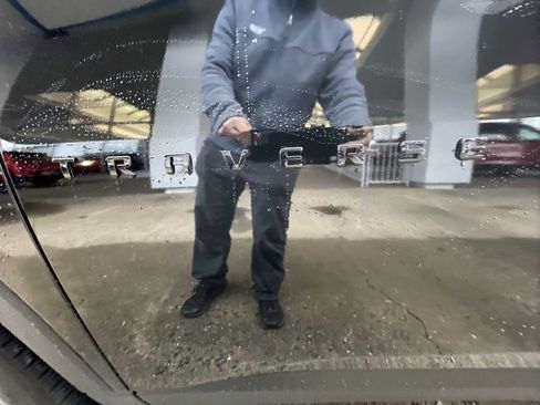 Certified 2023 Chevrolet Traverse RS image 32