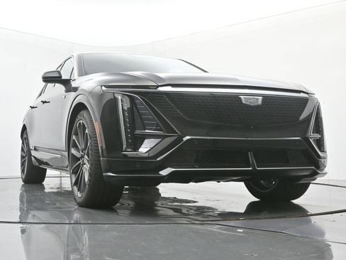 New 2026 Cadillac Lyriq V w/ LPO, Floor Liner Package image 22