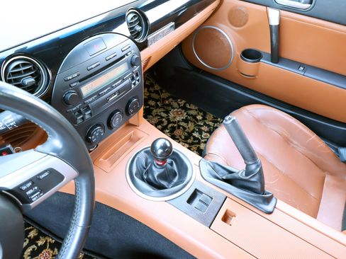 Used 2006 MAZDA MX-5 Miata Grand Touring w/ Suspension Pkg image 48