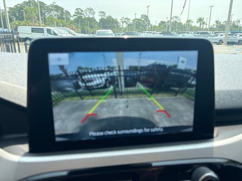 Used 2021 Ford Escape SE w/ SE Sport Appearance Package FWD image 29
