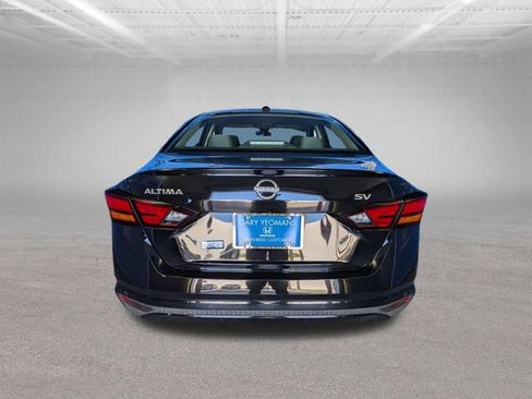 Used 2024 Nissan Altima 2.5 SV FWD image 6