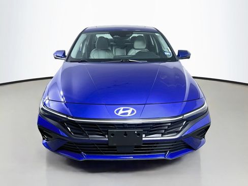 Used 2024 Hyundai Elantra Limited FWD image 2
