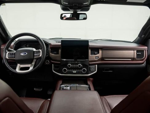 Used 2024 Ford Expedition Max Limited image 9