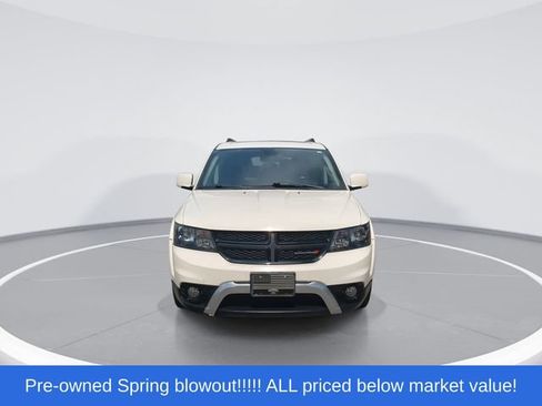 Used 2020 Dodge Journey Crossroad FWD image 3
