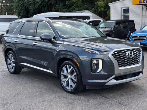 Used 2021 Hyundai Palisade Limited w/ Cargo Package AWD/4WD image 2