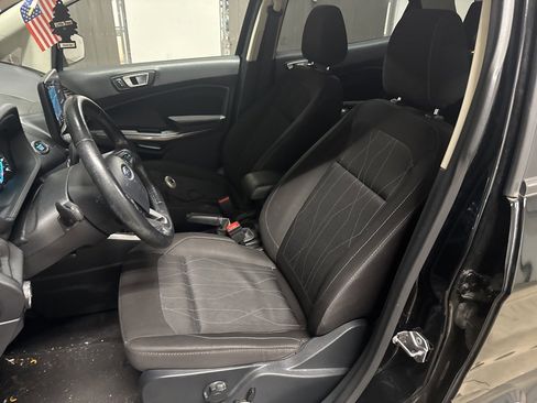 Used 2019 Ford EcoSport SE w/ SE Convenience Package image 7