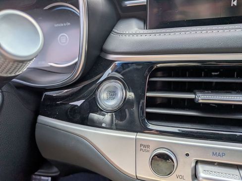 Used 2025 Genesis G70 3.3T Advanced w/ Sport Prestige Package image 21