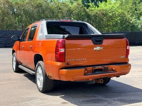 Used 2008 Chevrolet Avalanche LT w/ Convenience Package #1 AWD/4WD image 6