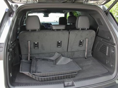 Used 2026 Chevrolet Traverse LT w/ Driver Confidence Package AWD/4WD image 37