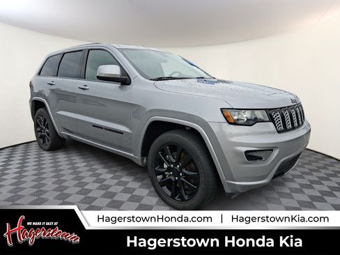 Used 2021 Jeep Grand Cherokee Laredo X AWD/4WD image 1