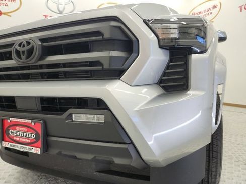 Certified 2026 Toyota Tacoma SR5 AWD/4WD image 11