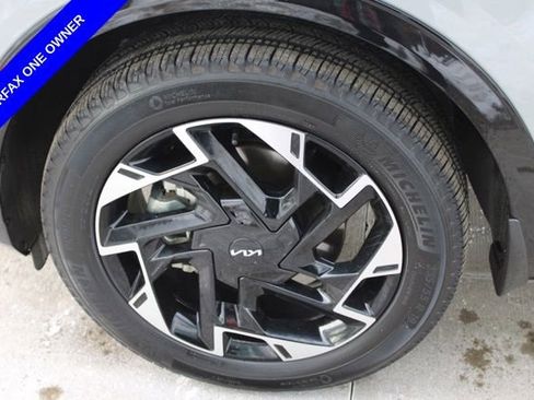 Used 2025 Kia Sportage SX image 12