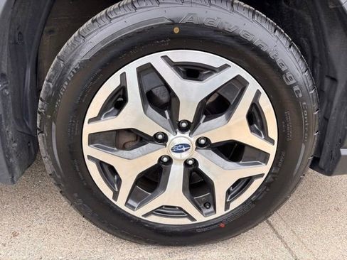 Certified 2023 Subaru Forester Premium AWD/4WD image 12