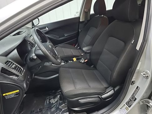 Used 2017 Kia Forte LX FWD image 31