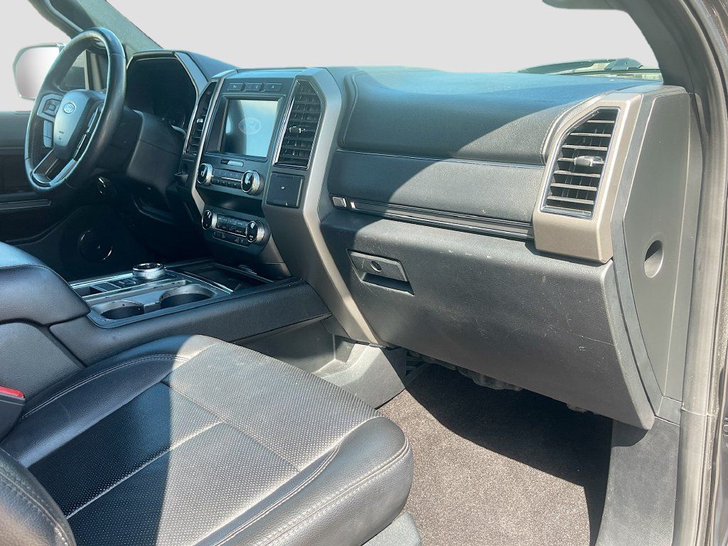 Used 2019 Ford Expedition Max XLT w/ Equipment Group 202A RWD image 32