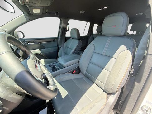 Used 2024 GMC Acadia AT4 w/ Luxury Package AWD/4WD image 22
