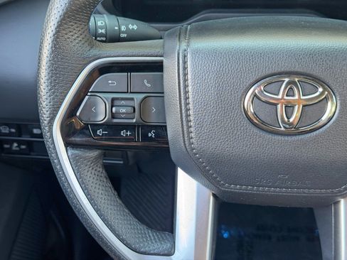 Used 2023 Toyota Sequoia Platinum AWD/4WD image 23