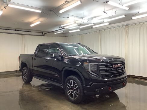 New 2026 GMC Sierra 1500 AT4 w/ AT4 Premium Package AWD/4WD image 3