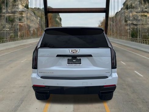 New 2026 Cadillac Escalade Platinum Sport w/ LPO, Floor Liner Package AWD/4WD image 9