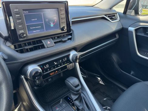 Certified 2019 Toyota RAV4 LE AWD/4WD image 29