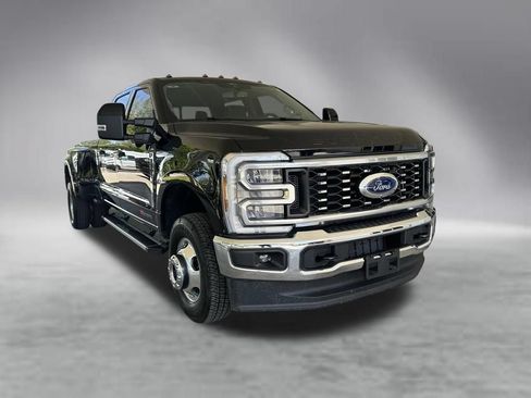 Used 2026 Ford F350 Lariat AWD/4WD image 2