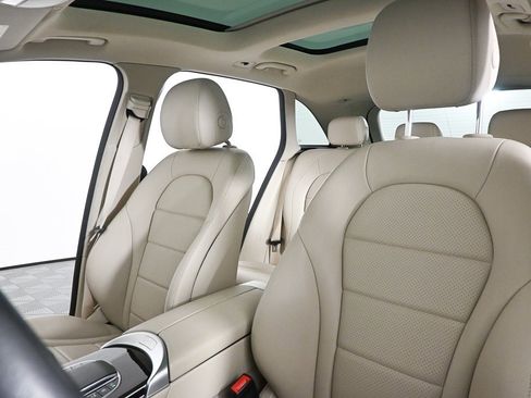 Certified 2022 Mercedes-Benz GLC 300 image 5