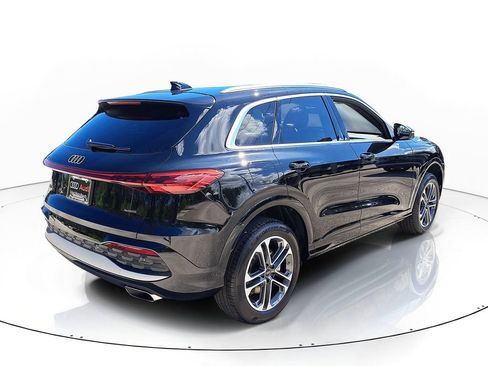 Used 2025 Audi Q5 Premium w/ Convenience Package AWD/4WD image 4