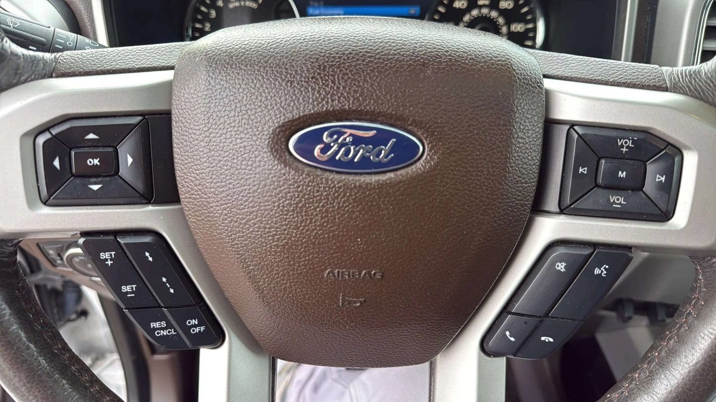Used 2015 Ford F150 King Ranch w/ Equipment Group 601A Luxury AWD/4WD image 11
