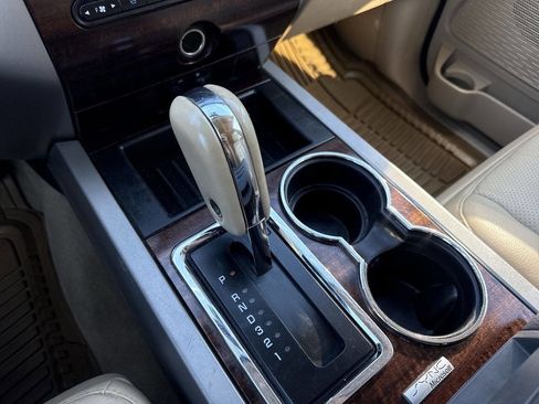 Used 2014 Ford Expedition EL XLT w/ Equipment Group 202A image 17