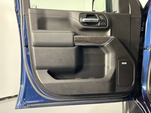 Used 2022 Chevrolet Silverado 2500 LTZ w/ LTZ Premium Package image 32