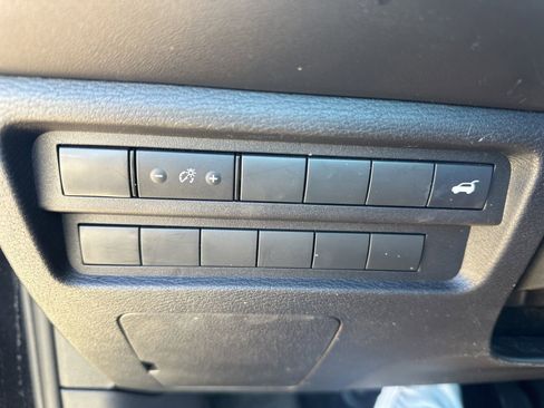 Used 2024 Mitsubishi Outlander SE AWD/4WD image 11