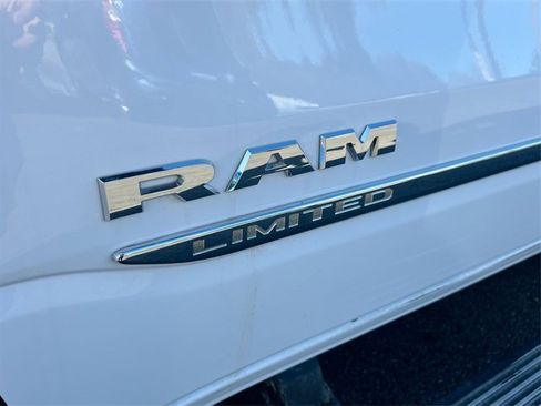 Used 2022 RAM 1500 Limited w/ Body-Colour Bumper Group image 31