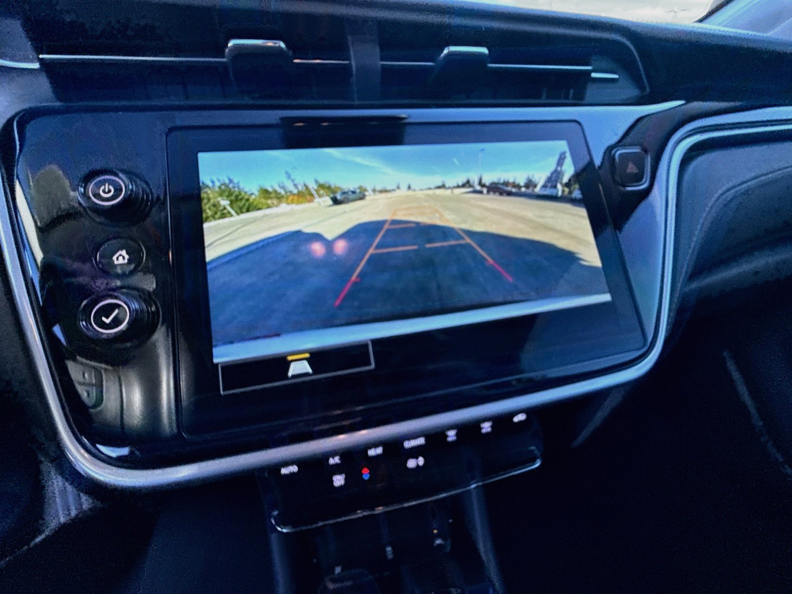 Used 2023 Chevrolet Bolt EUV LT w/ Redline Edition FWD image 13