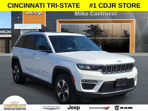 Used 2023 Jeep Grand Cherokee 4WD 4xe image 1