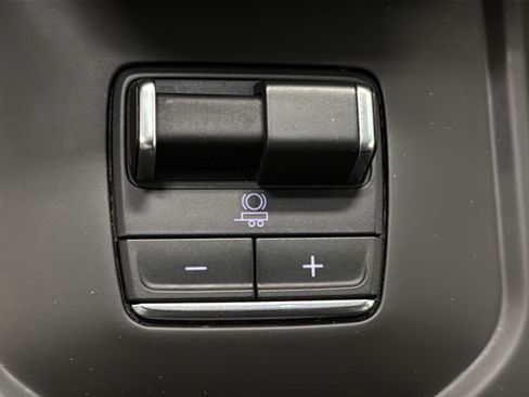 Used 2024 GMC Sierra 1500 Denali w/ Technology Package AWD/4WD image 34