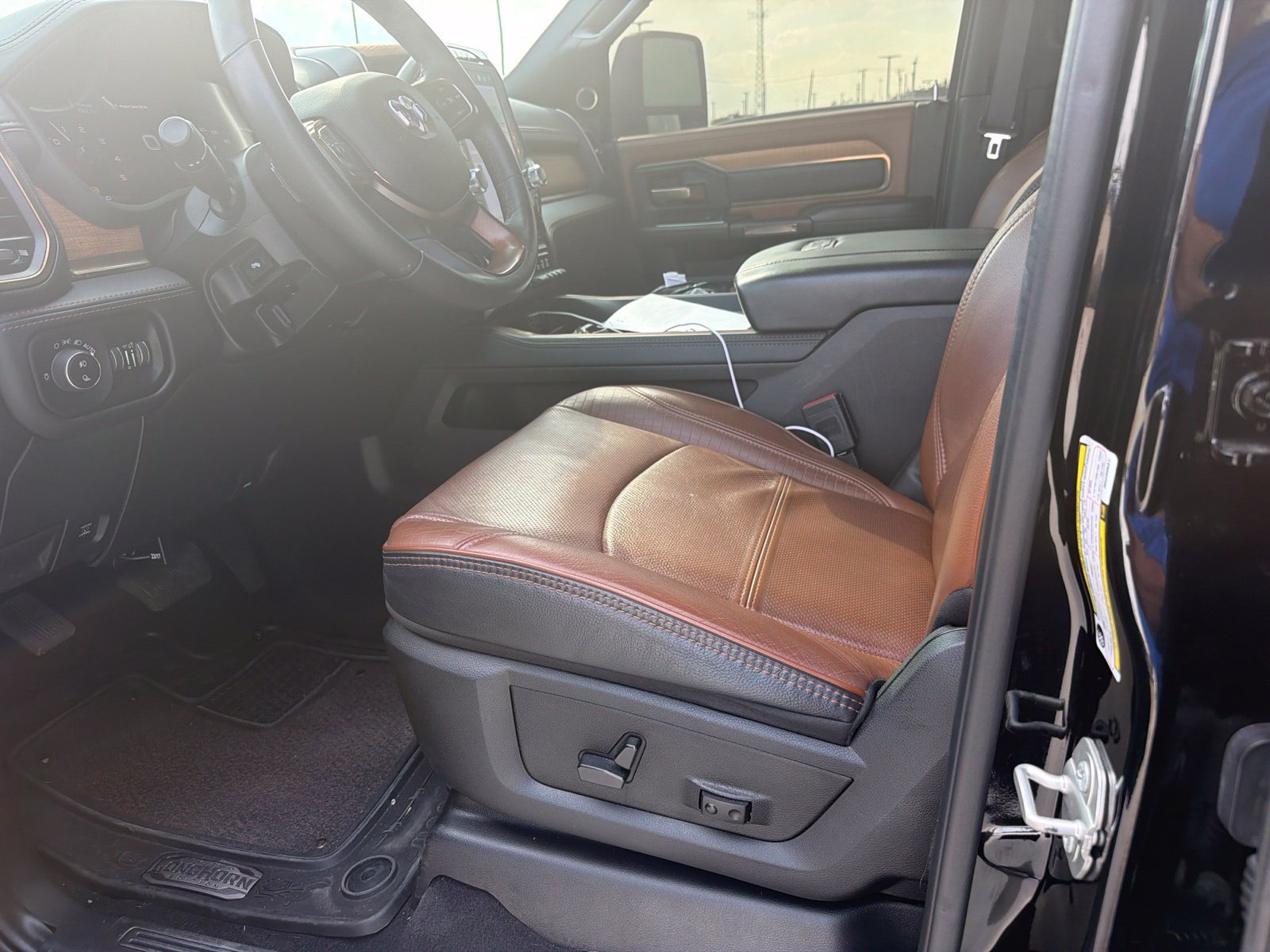 Used 2024 RAM 2500 Limited w/ Safety Group AWD/4WD image 11