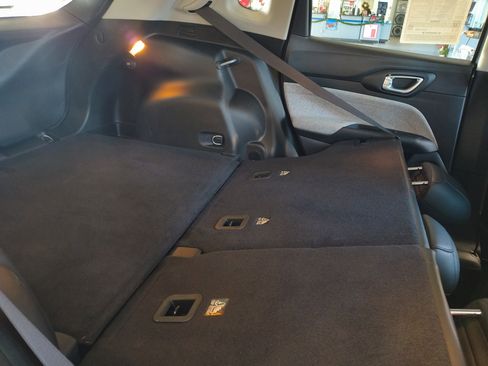 Used 2022 Jeep Compass Latitude image 27