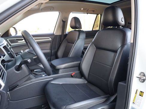 Used 2021 Volkswagen Atlas SE image 16