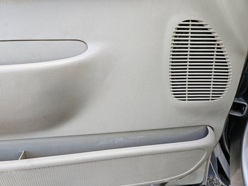 Used 2005 Ford F350 Lariat image 14