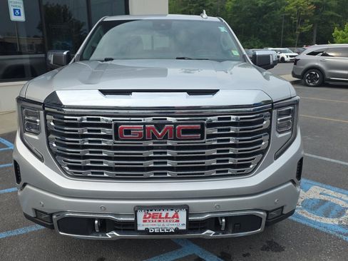 Used 2022 GMC Sierra 1500 Denali w/ Technology Package AWD/4WD image 12
