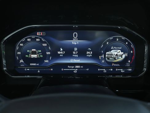 Used 2025 Chevrolet Silverado 2500 LT w/ Convenience Package image 8