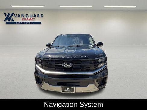 Used 2025 Ford Expedition Max Platinum AWD/4WD image 3