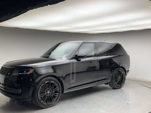 Certified 2025 Land Rover Range Rover SE AWD/4WD image 6