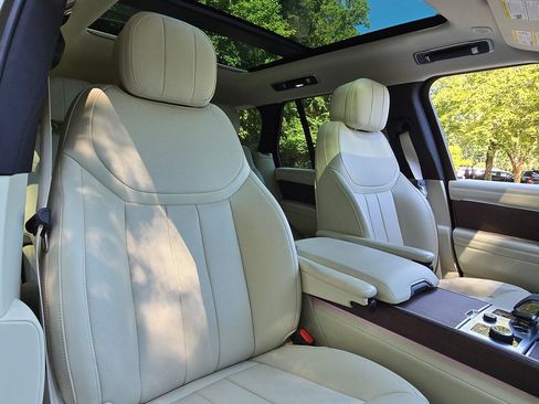 Used 2023 Land Rover Range Rover SE image 21
