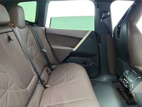 Used 2022 BMW iX xDrive50 w/ Premium Package image 24