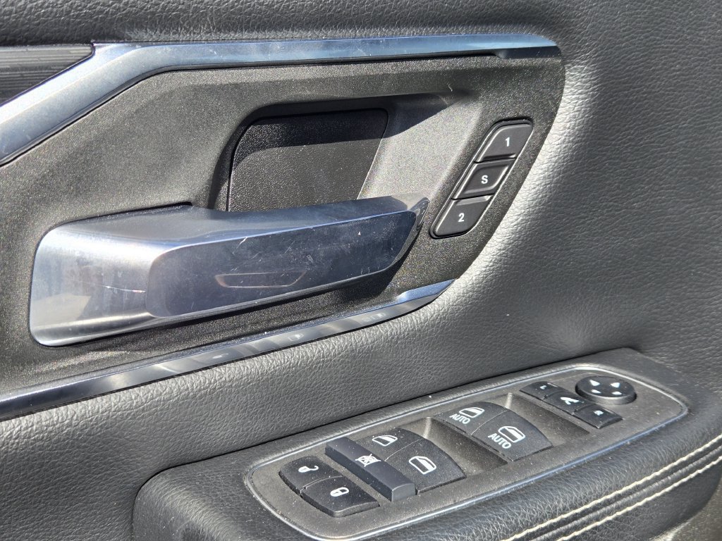 Used 2024 RAM 1500 Laramie AWD/4WD image 24
