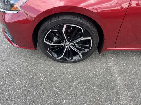 Certified 2023 Nissan Altima 2.5 SR FWD image 9